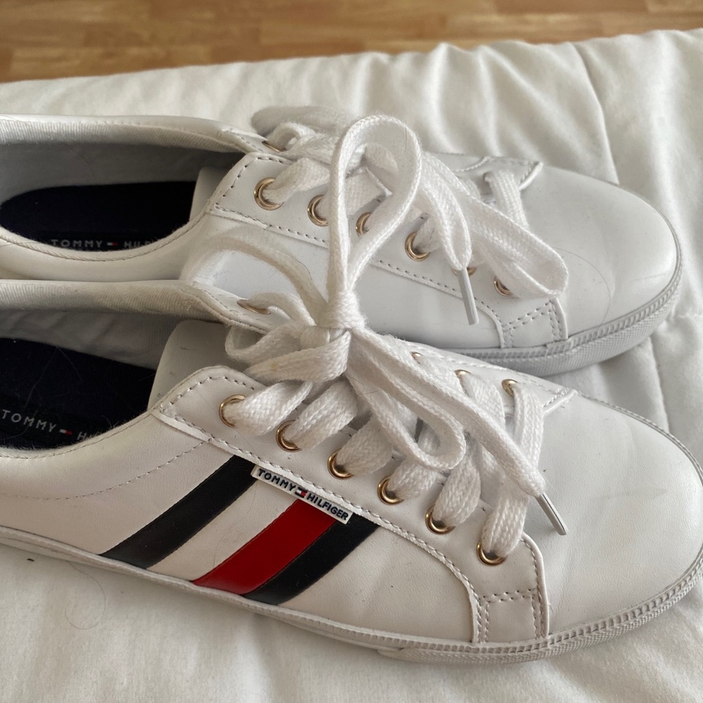 cute tommy sneakers !